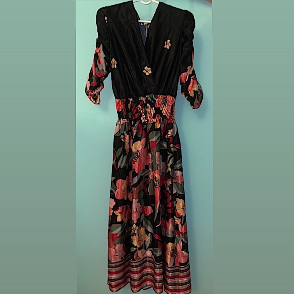 Authentic Rinascimento Women’s Dress Size L/XL